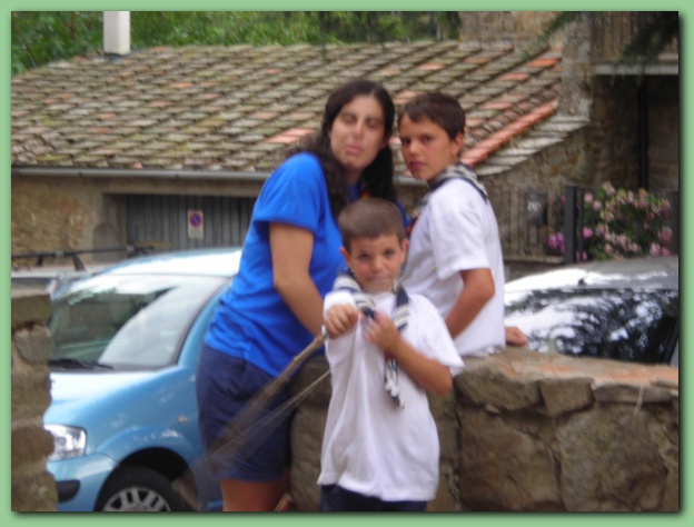 602x451 pixels (100K)